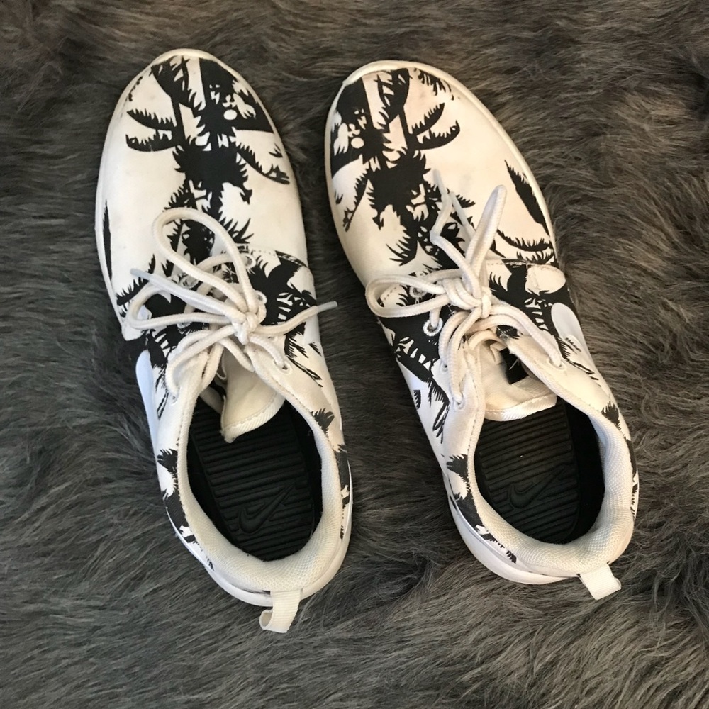 nike roshe palm tree